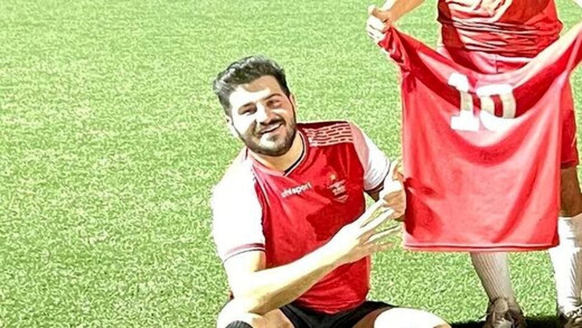 حضور گلمحمدی بر سر مزار هواداری که دچار ایست قلبی شد|عکس