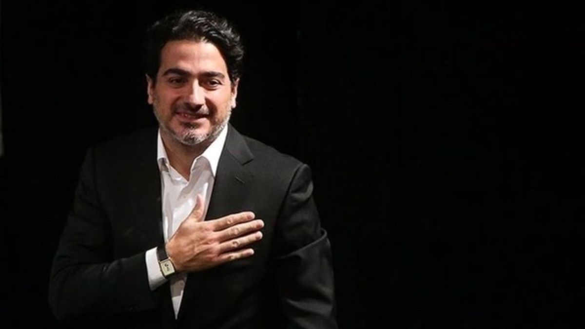 غافلگیری و سلام و علیک همایون شجریان با مجسمه مهران مدیری