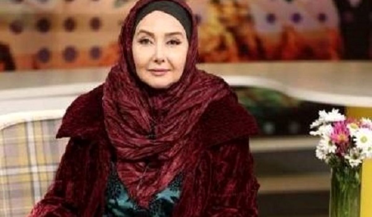 کتایون ریاحی در ویلای ساحلی در جنوب؛موهای پلاتینه کتایون