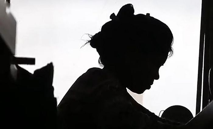تن فروشی دختر 14 ساله با 22 مرد! / مادر سنگدل دخترش را اجاره می داد