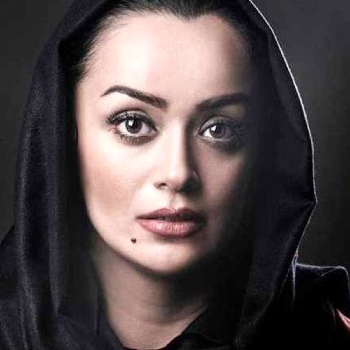 عکس عاشقانه الهام چرخنده در آغوش همسر روحانی اش + عکس های دیده نشده