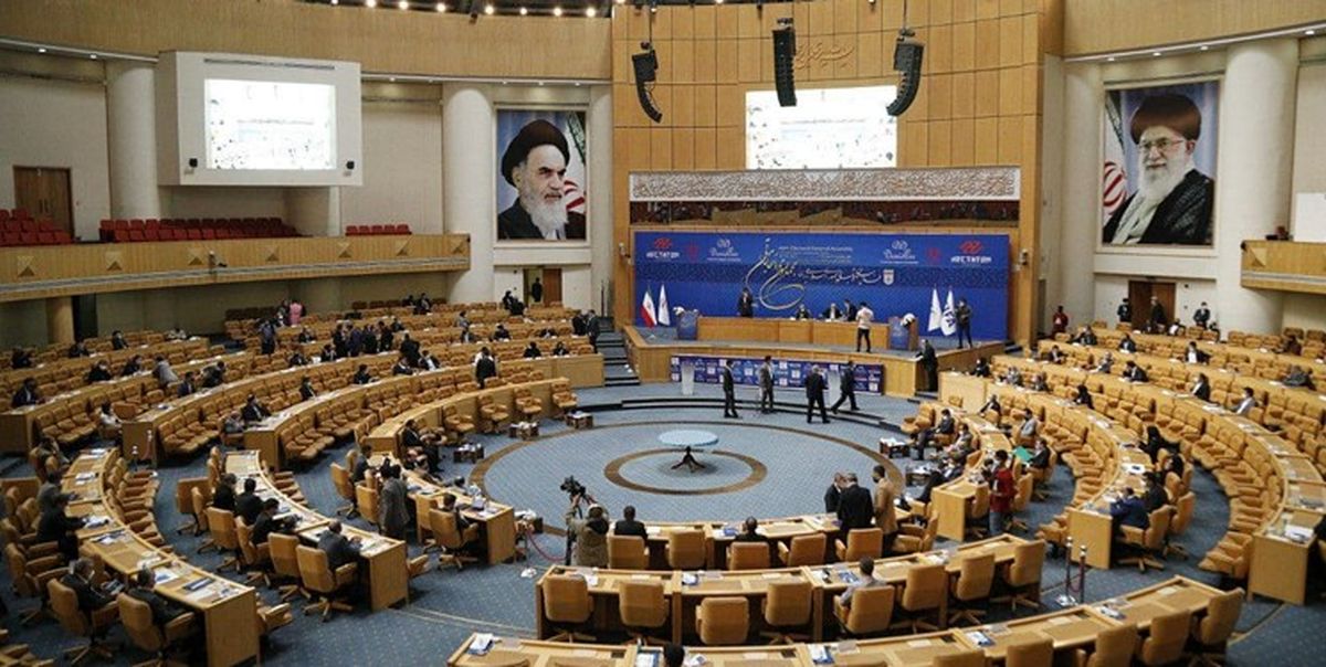 برخی انتخابات فدراسیون فوتبال را به بازی گرفته اند